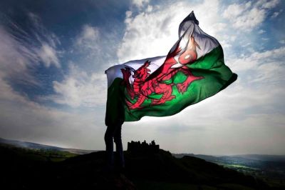 welsh-flag001-3012116
