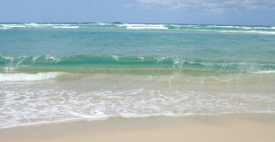 Waves_on_Straddie_beach