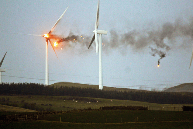 windturbine-exploding
