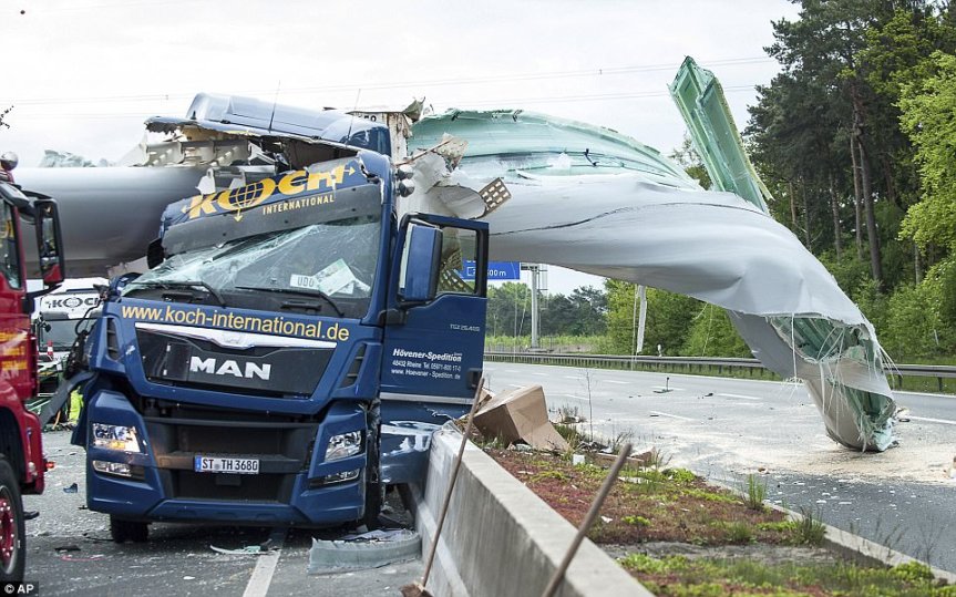 German Truck Driver Crushed by Runaway 62m Wind Turbine&nbsp;Blade