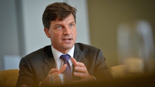 Liberal MPs Demand End to RET: Crippling Power Costs Leaves Thousands of Australian Families Totally&nbsp;Powerless